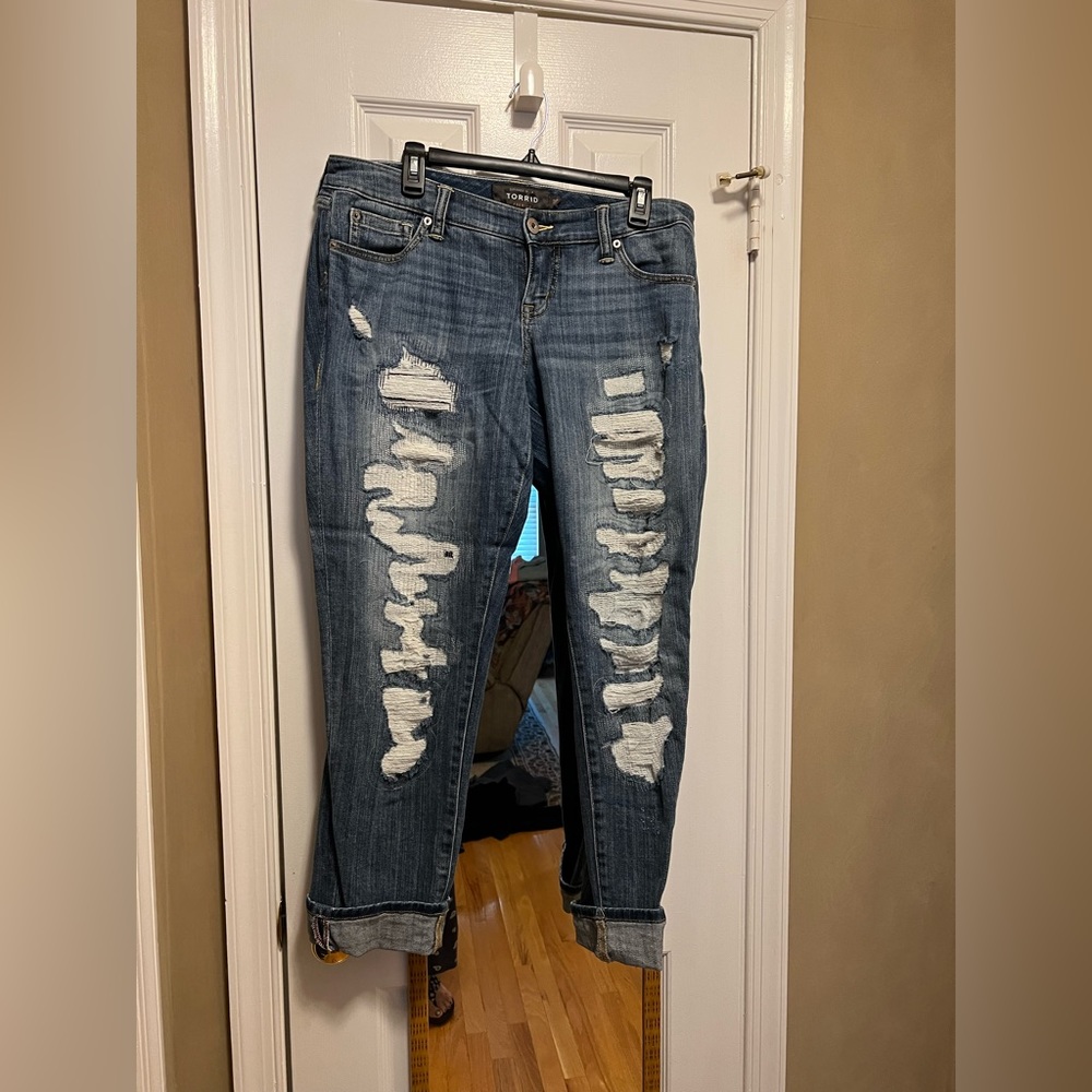 Torrid Boyfriend Distressed Jean Size 10